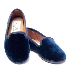 Petite Plume Gorgeous navy velvet loafers